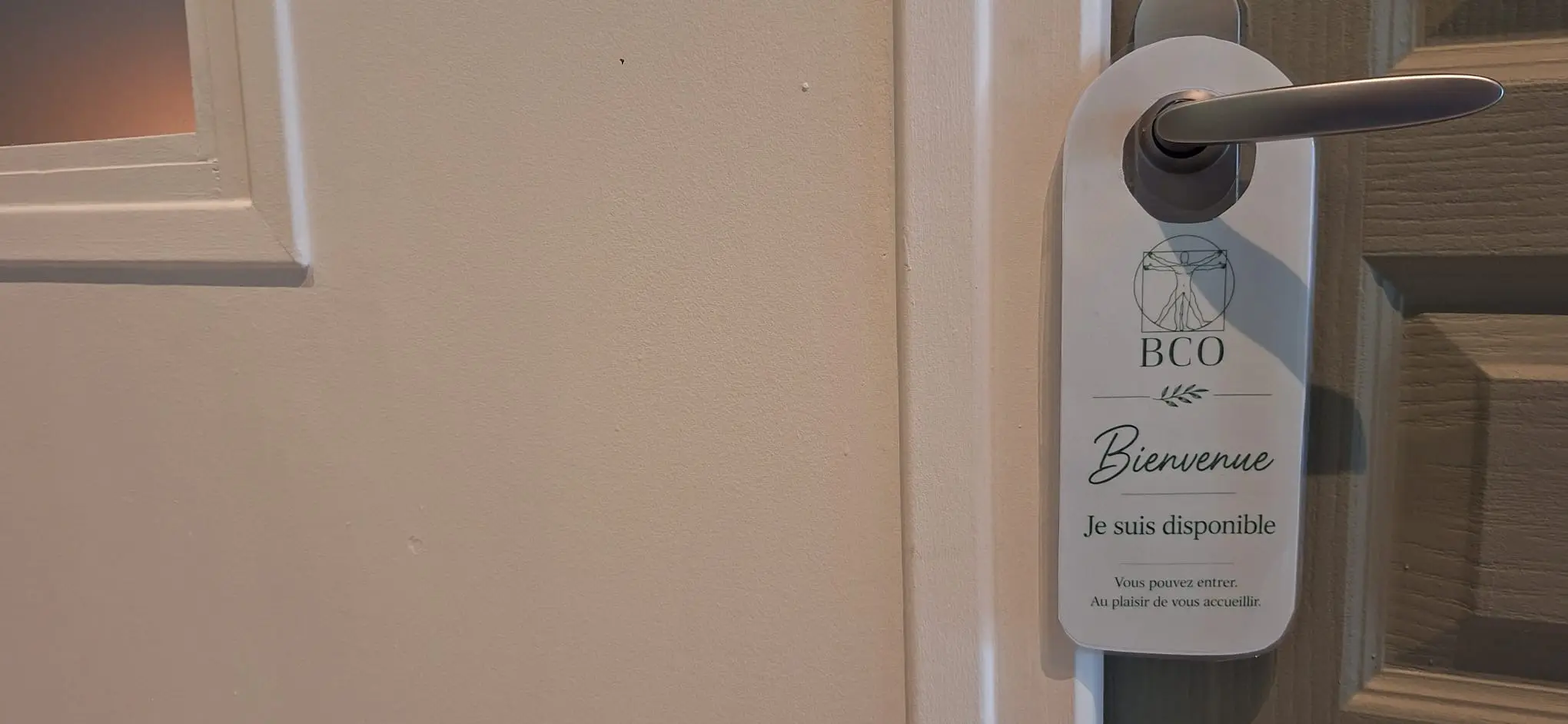 Quand la porte le dit, vous pouvez entrer sans frapper